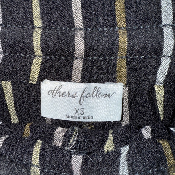 Juniors Cute Shorts - Picture 3 of 5